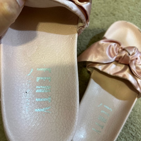 Puma Fenty by Rihanna pink bow slides - Picture 4 of 7
